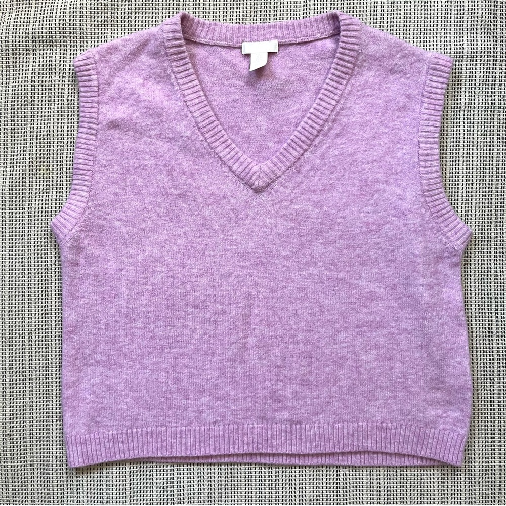 H&M Lilac V-Neck Sleeveless Sweater